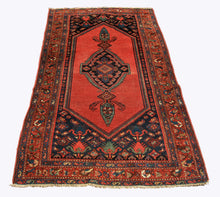 Carica l'immagine nel visualizzatore di Gallery, Teppich Malayer Original Hand Made Carpets CM 190x107