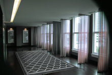 Load image into Gallery viewer, Galleria Farah1970 - 180x120 CM Kilim Autentico, Originale e Fatto a Mano Ide