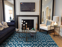 Load image into Gallery viewer, Galleria Farah1970 - 230x160 CM Kilim Autentico, Originale e Fatto a Mano Ide