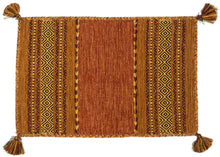 Carica l'immagine nel visualizzatore di Gallery, Kilim Lory tribal 100% Cotone, indiano, fatto a mano 130x65 cm