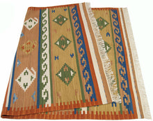 Carica l'immagine nel visualizzatore di Gallery, TEPPICH NEW KILIM 80% WOOL 20% COTTON 110x60 CM #GalleriaFarah1970