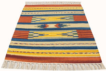 Lade das Bild in den Galerie-Viewer, Kilim lavabile in lavatrice 100% cotone 50x50 cm
