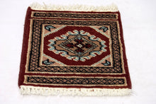 Lade das Bild in den Galerie-Viewer, Tappetino Piccolo  Lana Merinos Islamabad - 30x30 Cm (GalleriaFarah1970)
