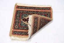 Lade das Bild in den Galerie-Viewer, Tappetini Lana Merinos - 30x30 Cm (GalleriaFarah1970)
