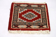 Lade das Bild in den Galerie-Viewer, Tappetino Piccolo  Lana Merinos Islamabad - 30x30 Cm (GalleriaFarah1970)
