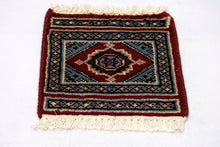 Lade das Bild in den Galerie-Viewer, Tappetino Piccolo  Lana Merinos Islamabad - 30x30 Cm (GalleriaFarah1970)
