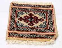 Carica l'immagine nel visualizzatore di Gallery, Teppiche Carpets Tapis Tappetini Lana - 30x30 Cm
