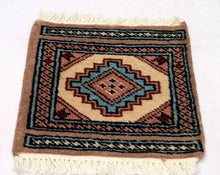 Load image into Gallery viewer, Alfombra Carpet Tappetini Lana - 30x30 Cm (GalleriaFarah1970)
