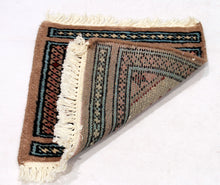 Lade das Bild in den Galerie-Viewer, Alfombra Carpet Tappetini Lana - 30x30 Cm (GalleriaFarah1970)

