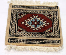 Lade das Bild in den Galerie-Viewer, Alfombra Carpet Tappetini Lana - 30x30 Cm (GalleriaFarah1970)
