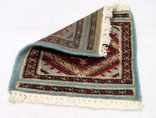 Lade das Bild in den Galerie-Viewer, Tappetino Piccolo  Lana Merinos Islamabad - 30x30 Cm (GalleriaFarah1970)
