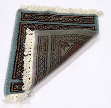 Lade das Bild in den Galerie-Viewer, Tappetino Piccolo  Lana Merinos Islamabad - 30x30 Cm (GalleriaFarah1970)
