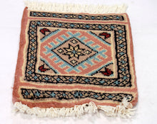 Lade das Bild in den Galerie-Viewer, Tappetino Piccolo  Lana Merinos Islamabad - 30x30 Cm (GalleriaFarah1970)
