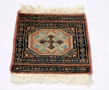 Lade das Bild in den Galerie-Viewer, Tappetino Piccolo  Lana Merinos Islamabad - 30x30 Cm (GalleriaFarah1970)
