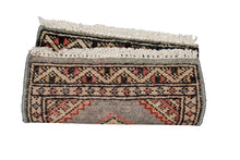 Lade das Bild in den Galerie-Viewer, Kashmir Wool Carpet CM 60x40 Pakistan Rugs
