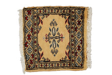 Lade das Bild in den Galerie-Viewer, Kashmir Wool Carpet CM 60x40 Pakistan Rugs
