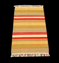 Carica l'immagine nel visualizzatore di Gallery, Kilim indiano autentico moderno e originale, 90x60 cm
