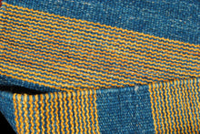 Carica l&#39;immagine nel visualizzatore di Gallery, Kilim indiano autentico moderno e originale, 90x60 cm
