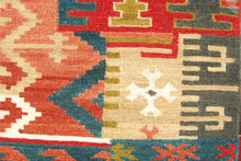 Carica l'immagine nel visualizzatore di Gallery, Kilim Autentico, Originale e Fatto a Mano 140x70 CM
