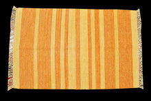 Carica l'immagine nel visualizzatore di Gallery, Kilim Original Authentic Hand Made 90x60 CM
