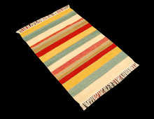 Lade das Bild in den Galerie-Viewer, Kilim indiano autentico moderno e originale, 90x60 cm
