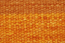 Carica l'immagine nel visualizzatore di Gallery, Kilim indiano autentico moderno e originale, 90x60 cm
