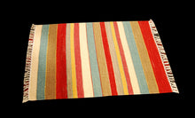 Carica l'immagine nel visualizzatore di Gallery, Kilim indiano autentico moderno e originale, 90x60 cm
