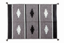Lade das Bild in den Galerie-Viewer, Galleria Farah1970 - 200x140 CM Kilim Autentico, Originale e Fatto a Mano Ideale Per la Sala , Salotto , Ufficio , Seconda casa e la cucina (Lavabile In Lavatrice)
