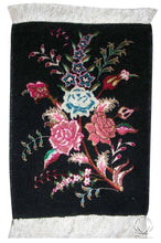 Lade das Bild in den Galerie-Viewer, Tappeto Autentico Originale Annodato a Mano 38X28 CM 
