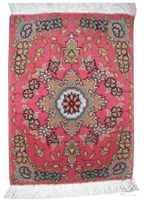 Carica l&#39;immagine nel visualizzatore di Gallery, Tappeto Autentico Originale Annodato a Mano 40X30 CM
