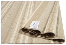 Lade das Bild in den Galerie-Viewer, Galleria Farah1970 - CM 240x170 Kilim Autentico, Originale e Fatto a Mano Ide
