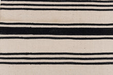 Carica l'immagine nel visualizzatore di Gallery, (Machine washable 30°) Kilim Original Authentic Hand Made 90x60 CM
