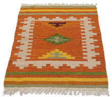 Load image into Gallery viewer, Kilim Autentico, Originale e Fatto a Mano Ideale 90x60 CM
