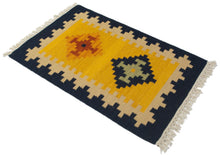 Carica l'immagine nel visualizzatore di Gallery, Kilim Autentico, Originale e Fatto a Mano 90x60 CM
