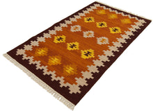 Lade das Bild in den Galerie-Viewer, Kilim Jalal autentich handmade 280 x 70 cm
