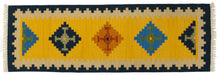 Lade das Bild in den Galerie-Viewer, Kilim Jalal autentich handmade 280 x 70 cm
