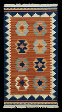 Carica l'immagine nel visualizzatore di Gallery, Originale kilim fatto a mano 122x61CM 
