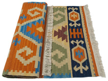 Lade das Bild in den Galerie-Viewer, 122x61 CM Kilim original, authentisch handgemacht #Galleria Farah1970
