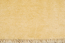 Load image into Gallery viewer, Tappeto Autentico Originale Annodato a Mano Con Certificato 100x68 CM
