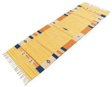 Load image into Gallery viewer, Galleria Farah1970 - 180x60 CM Kilim Fatto con telaio a mano Ideale per la do
