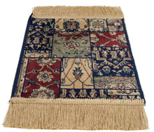 Lade das Bild in den Galerie-Viewer, 35x35 CM Tappeto Moderno Soraya Viscosa  Nuovo Telaio Meccanico Finito a Mano
