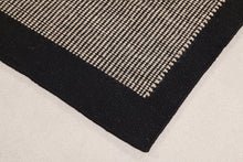 Load image into Gallery viewer, Galleria Farah1970 - 200x140 CM Kilim Autentico, Originale e Fatto a Mano Ide
