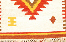 Carica l'immagine nel visualizzatore di Gallery, Kilim Autentico, Originale e Fatto a Mano 140x70 CM
