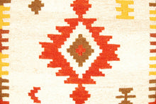Carica l'immagine nel visualizzatore di Gallery, Kilim Autentico, Originale e Fatto a Mano 140x70 CM
