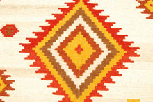 Lade das Bild in den Galerie-Viewer, Original Authentic Hand Made Carpet 200x140 CM

