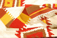 Lade das Bild in den Galerie-Viewer, Original Authentic Hand Made Carpet 200x140 CM
