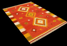 Carica l&#39;immagine nel visualizzatore di Gallery, New Design Original Authentic Hand Made Kilim India 240x170 CM
