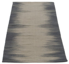 Lade das Bild in den Galerie-Viewer, 120x60 CM Autentik Kilim Kelem Original Hand Made MOERN STYL
