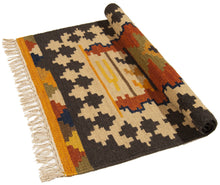 Carica l&#39;immagine nel visualizzatore di Gallery, 90x60 CM Autentik Kilim Kelem Original Hand Made Classic STYL
