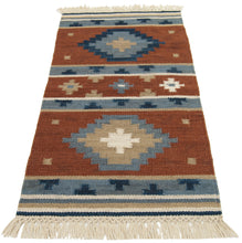 Carica l&#39;immagine nel visualizzatore di Gallery, TEPPICH KILIM NEW WOOL ORIGINAL HAND MADE 90x60 CM

